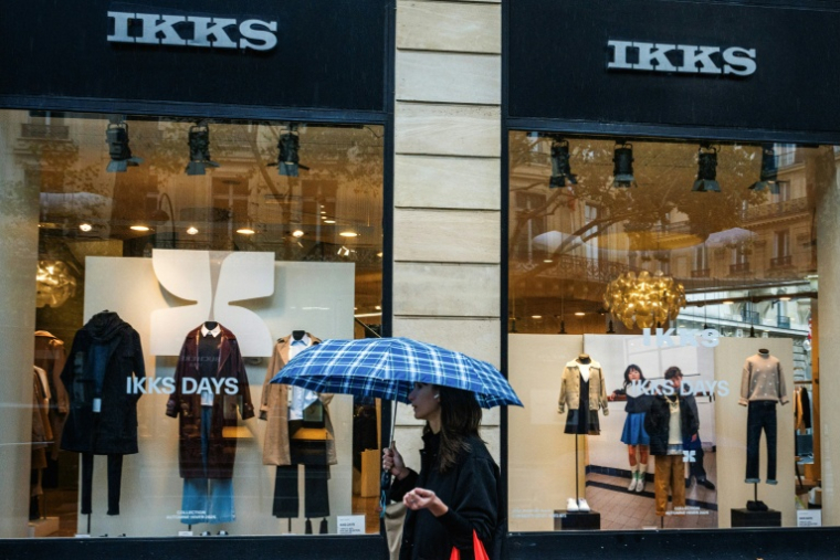 Une boutique IKKS à Paris, le 3 octobre 2025 ( AFP / Dimitar DILKOFF )
