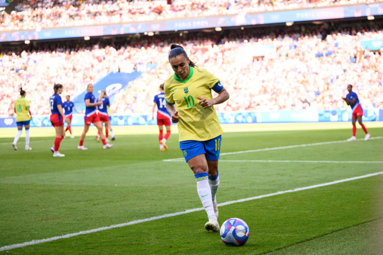 Une star du Brésil sort de sa retraite internationale