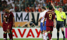 Quand la Coupe du monde voit triplement rouge