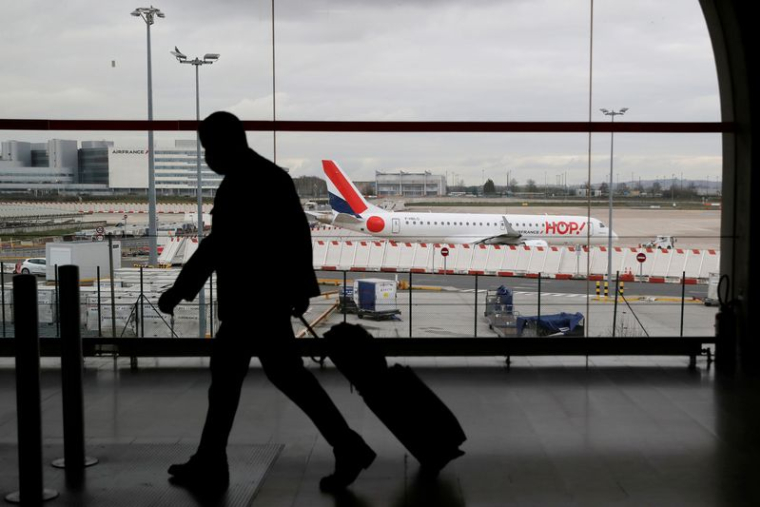 FRANCE: UNE PANNE INFORMATIQUE AFFECTE LES CONTRÔLES DANS LES AÉROPORTS ET LES GARES