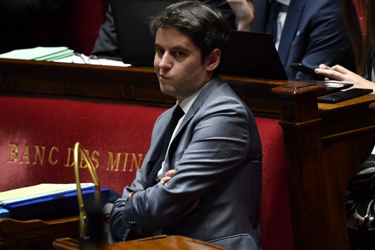 Gabriel Attal à Paris, le 8 février 2023. ( AFP / JULIEN DE ROSA )