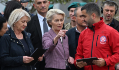 La Première ministre bosnienne Borjana Kristo et la présidente de la Commission européenne Ursula von der Leyen à Donja Jablanica, en Bosnie, le 24 octobre 2024. ( AFP / ELVIS BARUKCIC )