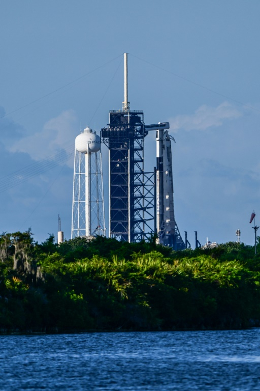 The Falcon 9 launcher. the Crew Dragon capsule in Cap Canaveral, Florida, June 24, 2025 hungary, india poland back space (AFP / Giorgio Viera)