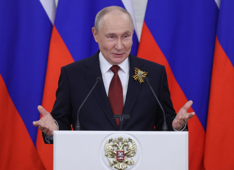 Vladimir Poutine à Moscou, en Russie, le 9 mai 2026. ( POOL / MAXIM SHIPENKOV )