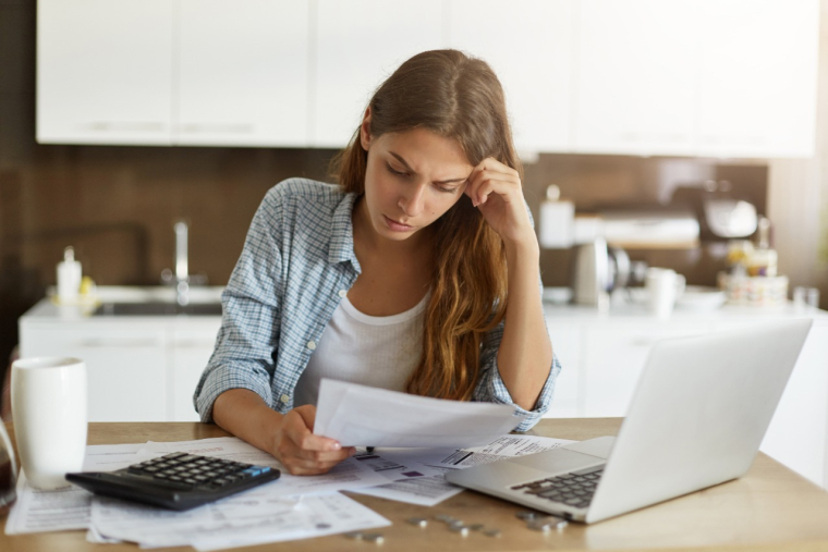 La part importante représentée par les taxes dans le carburant ou le tabac est bien connue, mais elle l'est beaucoup moins lorsque l'on parle des prix de l'électricité. (Crédit photo: © Wayhome Studio - stock.adobe.com)