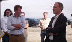 Raphaël Glucksmann en Charente-Maritime pour son premier déplacement de campagne