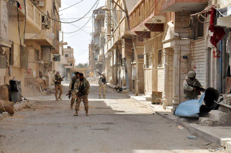 L'ARMÉE SYRIENNE TENTE DE RENFORCER SES POSITIONS À PALMYRE
