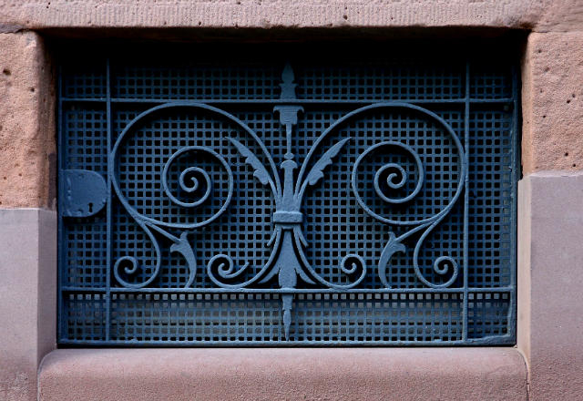 Une clause d'habitation bourgeoise n'est pas compatible avec la location d'un sous-sol en tant que logement.(Crédits:Pixabay Piro4d)