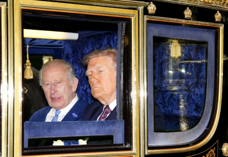 Charles III et Donald Trump dans un carrosse à Windsor, le 17 septembre 2025 ( POOL / Jordan Pettitt )