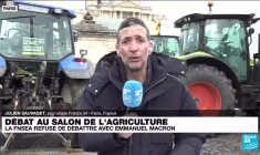 Colère des agriculteurs : un convoi de tracteurs en plein cœur de Paris, à la veille du Salon de l'agriculture
