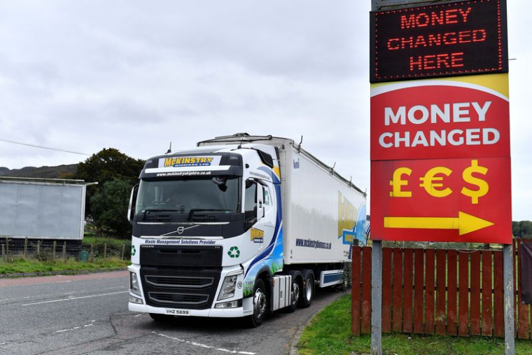LONDRES VEUT PROLONGER LE MORATOIRE SUR LES CONTRÔLES DES BIENS NORD-IRLANDAIS