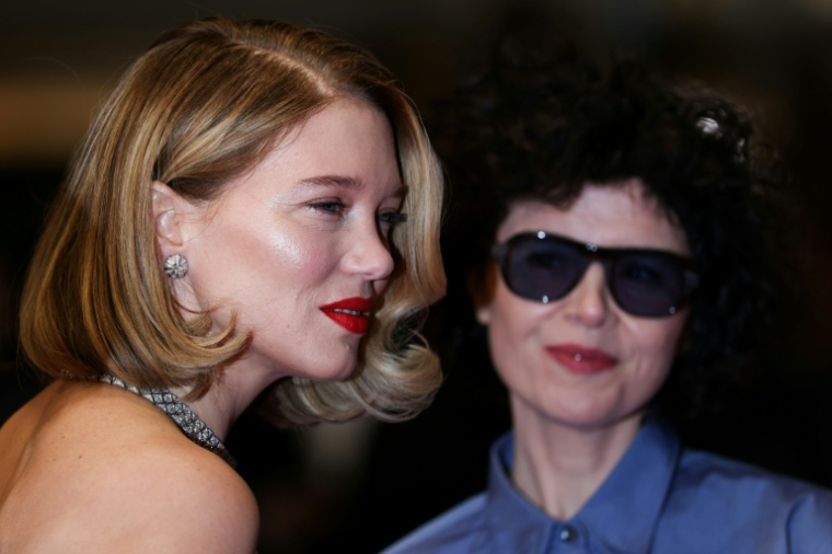 L'actrice Léa Seydoux (g) et la réalisatrice autrichienne Marie Kreutzer arrivent pour la projection du film "Gentle Monster" lors de la 79e édition du Festival de Cannes, le 15 mai 2026 ( AFP / Sameer AL-DOUMY )