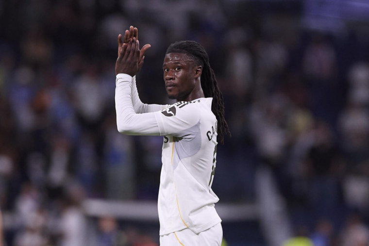 Les joueurs du Real Madrid et Camavinga bousculés par leurs supporters