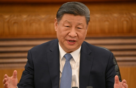 Le président chinois Xi Jinping, le 28 mars 2025 à Pékin ( AFP / ADEK BERRY )