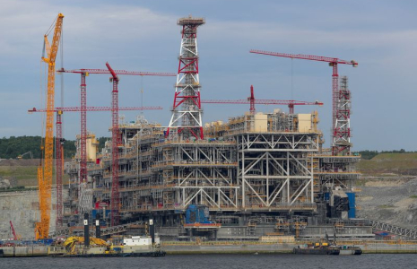 Une structure de la coentreprise Arctic LNG 2 est en construction, dans la région de Mourmansk