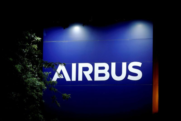 AIRBUS ET AIRASIA REVOIENT LES CONDITIONS D'UNE COMMANDE DE CENTAINES D'APPAREILS