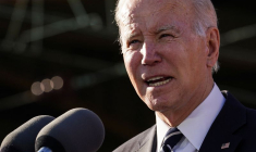 Le président américain Biden vante les dépenses d'infrastructure pour le projet de tunnel Frederick Douglass à Baltimore, dans le Maryland.