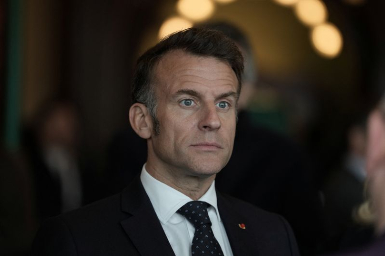 Le président français Emmanuel Macron visite Disneyland Paris