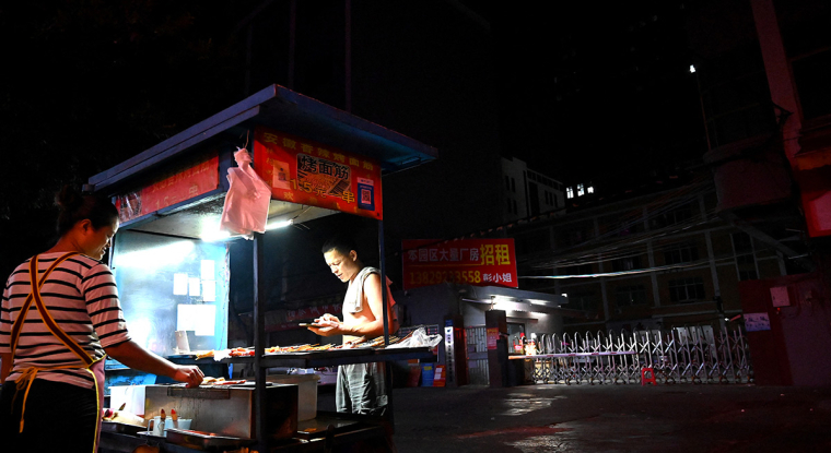 Les coupures d'électricité touchent désormais une vingtaine de provinces, parmi les plus dynamiques du pays. (© Noel Celis / AFP)