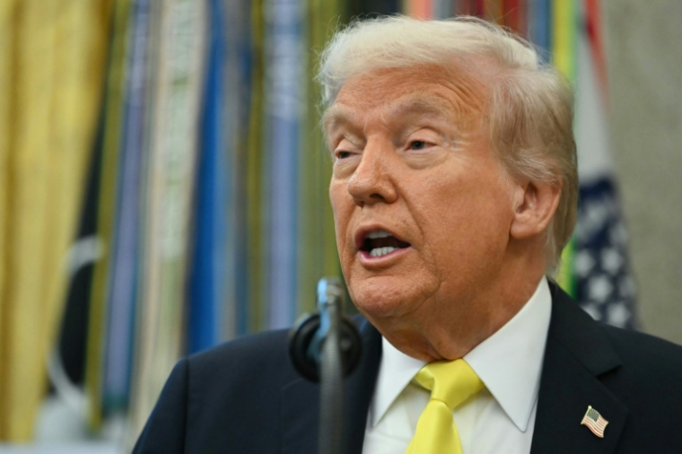 Le président américain Donald Trump dans le Bureau ovale de la Maison Blanche, le 15 octobre 2025 à Washington ( AFP / ANDREW CABALLERO-REYNOLDS )
