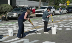 Procès des réseaux sociaux: des parents devant les bureaux de Snapchat à Los Angeles