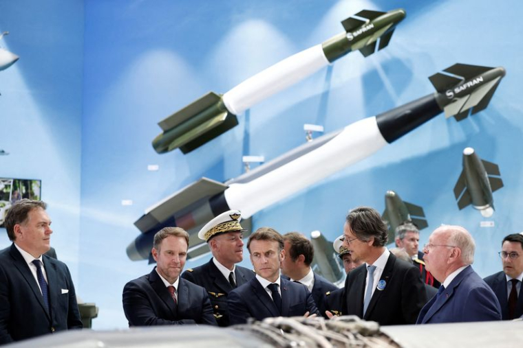 Le président français Macron au 55ème Salon aéronautique de Paris à l'aéroport du Bourget près de Paris