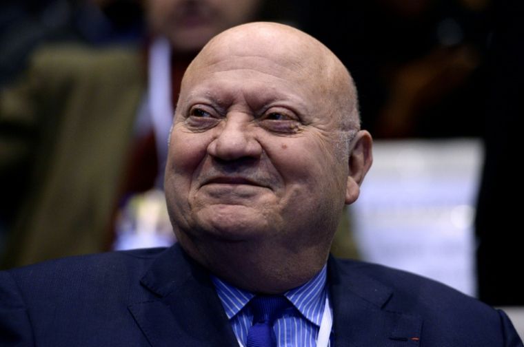 André Santini à Issy-les-Moulineaux, dans les Hauts-de-Seine, le 9 décembre 2015 ( AFP / Miguel MEDINA )