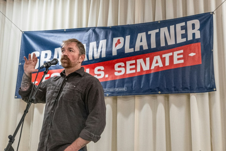 Le candidat démocrate Graham Platner s'exprime devant des électeurs lors d'un événement de campagne à Portland, dans le Maine, le 7 juin 2026 ( GETTY IMAGES NORTH AMERICA / Laura Brett )