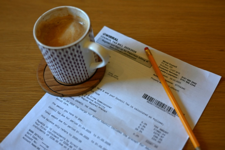 Une taxe d'habitation 2025/26 sur une table à Liverpool, en Angleterre, le 23 novembre 2025 ( AFP / Paul ELLIS )