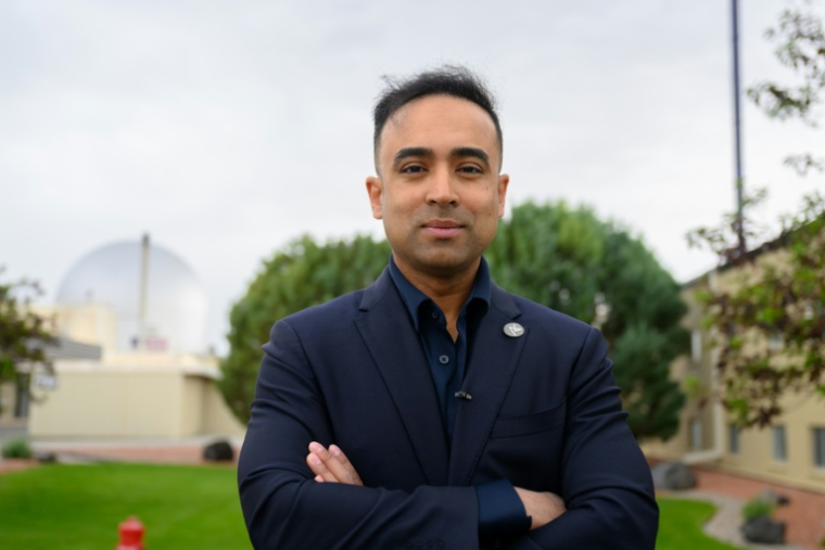 Yasser Arafat, directeur technique d'Aalo Atomics, au laboratoire national de l'Idaho, à l'ouest d'Idaho Falls, Idaho, le 25 juin 2026 ( AFP / Josh Edelson )
