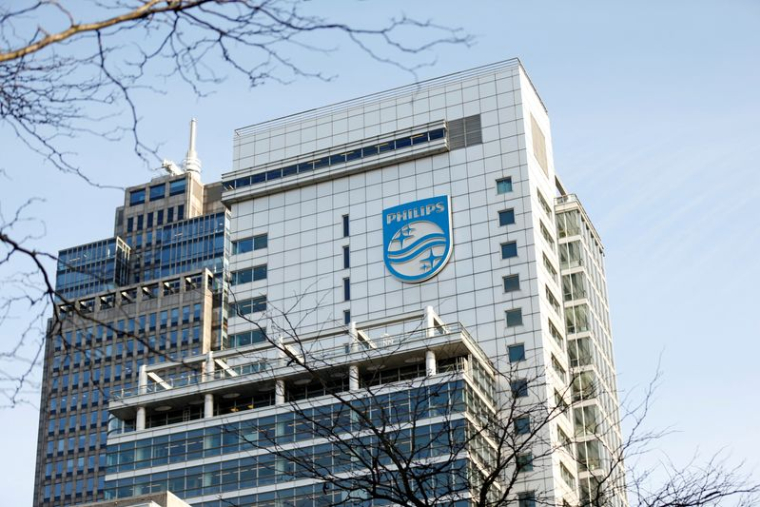 LES BÉNÉFICES NETS DE PHILIPS PLONGENT AU 1ER TRIMESTRE EN RAISON DE PROBLÈMES D'APPROVISIONNEMENT
