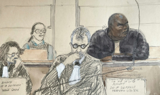 Dessin d’audience réalisé le 12 novembre 2025, montrant l’ancien chef rebelle congolais Roger Lumbala (à droite), aux côtés de ses avocats français Hugues Vigier (au centre) et Marie Dosé (à gauche), lors de son procès devant la cour d’assises de Paris ( AFP / Benoit PEYRUCQ )