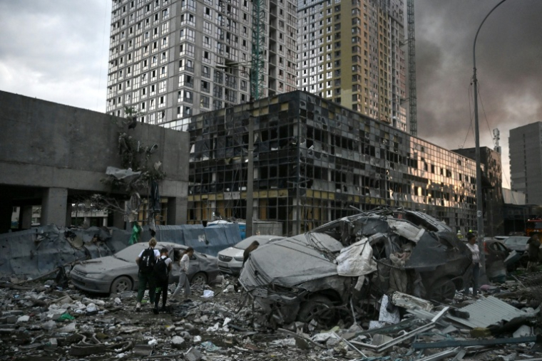 Après un bombardement russe à Kiev, le 6 juillet 2026 ( AFP / Genya Savilov )