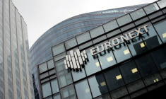 EURONEXT DÉPASSE LES ATTENTES AVEC SON CHIFFRE D'AFFAIRES ANNUEL