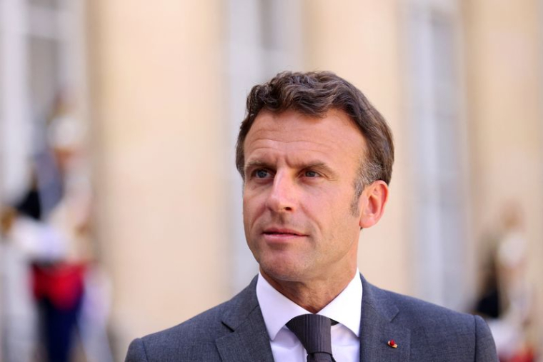 EMMANUEL MACRON SOUHAITE UNE VASTE "RÉFORME DU TRAVAIL" À LA RENTRÉE
