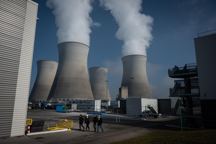 La centrale nucléaire de Bugey, le 25 janvier 2022. ( AFP / JEAN-PHILIPPE KSIAZEK )