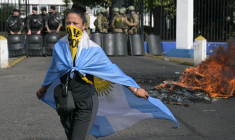 Manifestation à Rosario, en Argentine, le 11 février 2026.  ( AFP / JUAN MABROMATA )