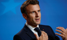 Le président français Emmanuel Macron s'exprime lors d'une conférence de presse à Bruxelles, en Belgique