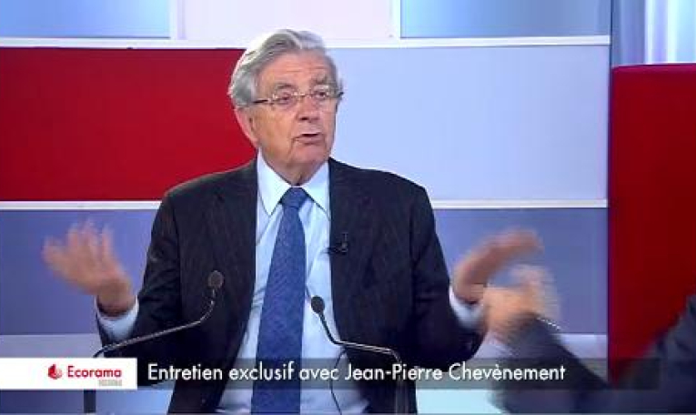 "Le FN est fermé et xénophobe", selon  Jean-Pierre Chevènement (VIDEO)