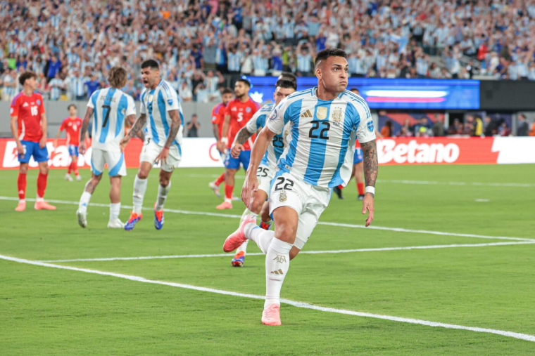 Copa América : l’Argentine met le Pérou à la porte, le Canada assure sa qualification face au Chili