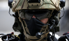 Un militaire française prend part à une démonstration pendant le salon de défense Eurosatory, le 16 juin 2024 ( AFP / Valentine CHAPUIS )