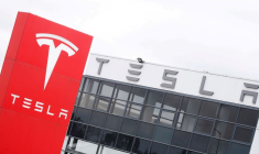 ÉTATS-UNIS: ELON MUSK PROPOSE DE VENDRE 10% DE SES PARTS DANS TESLA