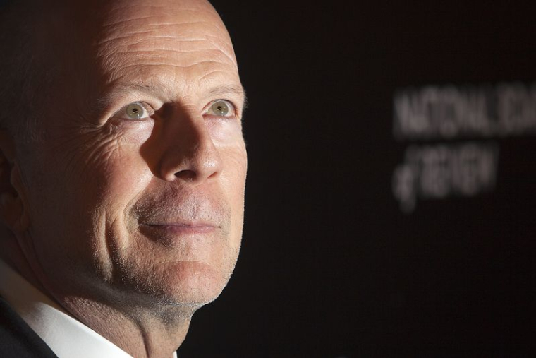 L'ACTEUR BRUCE WILLIS, ATTEINT D'APHASIE, MET FIN À SA CARRIÈRE