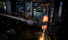 Un atelier des Forges de Tarbes, le 4 avril 2023. ( AFP / LIONEL BONAVENTURE )