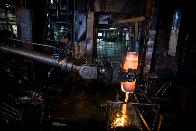 Un atelier des Forges de Tarbes, le 4 avril 2023. ( AFP / LIONEL BONAVENTURE )