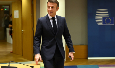 Emmanuel Macron arrive à une réunion du Conseil européen à Bruxelles, le 14 décembre 2023.  ( AFP / MIGUEL MEDINA )
