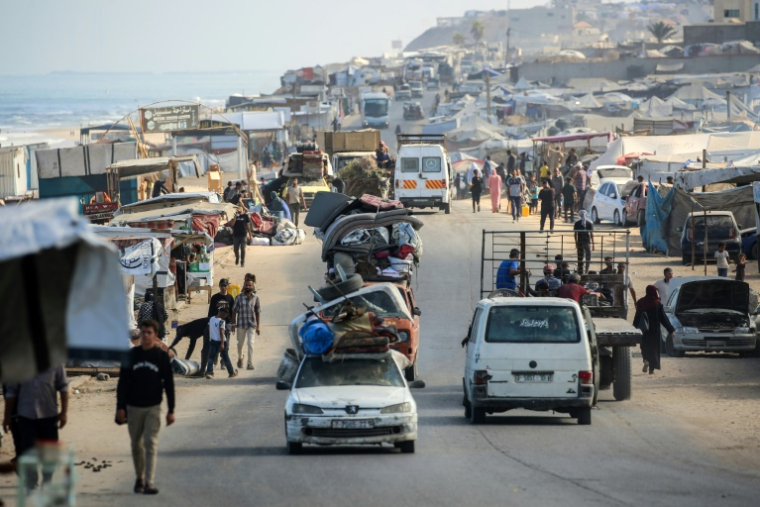 Des Palestiniens évacuent Gaza-ville vers le sud de la bande de Gaza, le 10 septembre 2025 ( AFP / Eyad BABA )