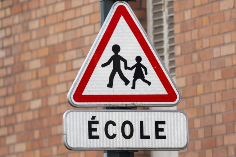 Les écoles parisiennes vont-elles rester à la semaine de de 4 jours et demi ? La concertation sur les rythmes scolaires réunie par le maire Emmanuel Grégoire, en plein scandale de violences sexuelles dans le périscolaire, rend ses conclusions mardi ( AFP / Martin LELIEVRE )