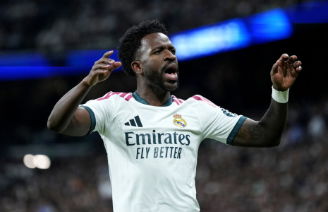 Après son tirage de cheveux, Vinícius suspendu quatre matchs et absent du Clásico