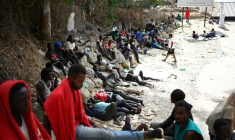 Des migrants photographiés le 1er août 2026 à ceuta ( AFP / Henry Nicholls )